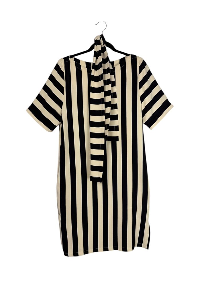 BCBGMAXAZRIA STRIPE SHIFT WITH BELT