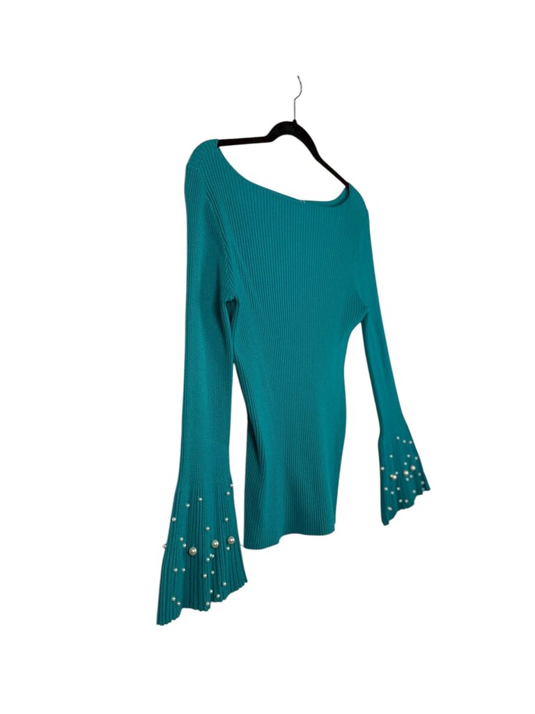 LUXE TRUMPET PEARL SLEEVE TOP