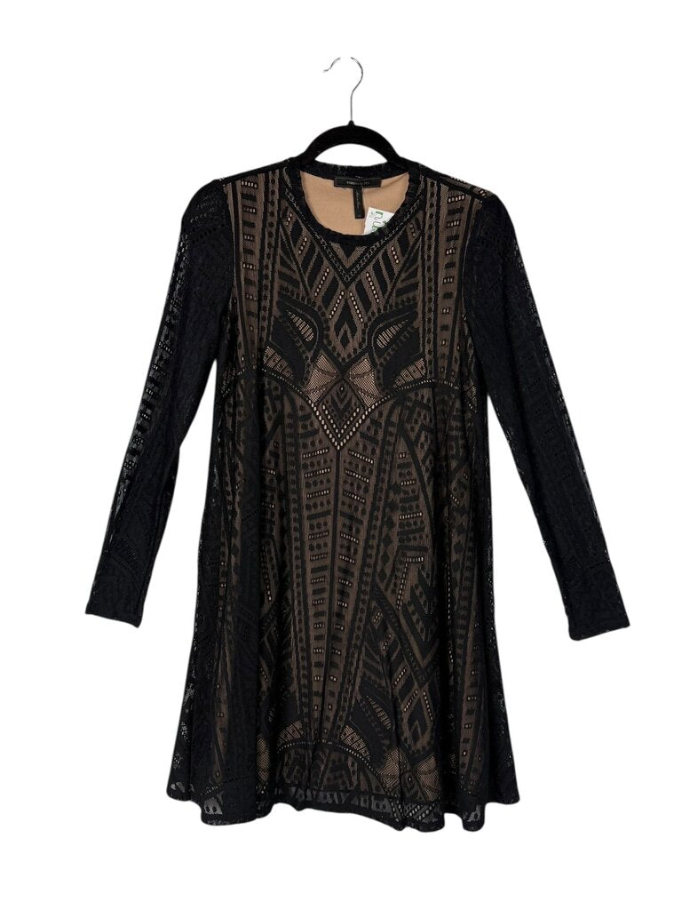 BCBGMAXAZRIA LACE SHIFT DRESS
