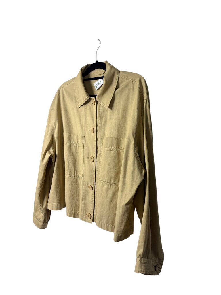 UNIQLO CROPPED BUTTON SHACKET