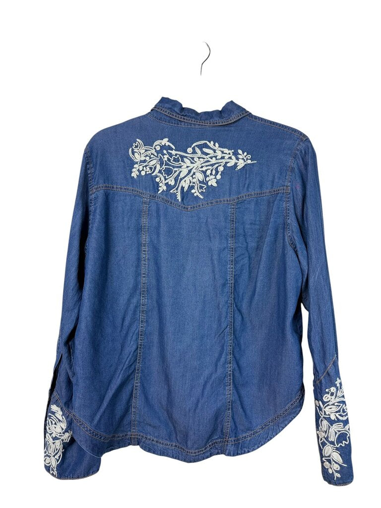 SOLITAIRE FLORAL EMBROID CHAMBRAY BUTTON DOWN