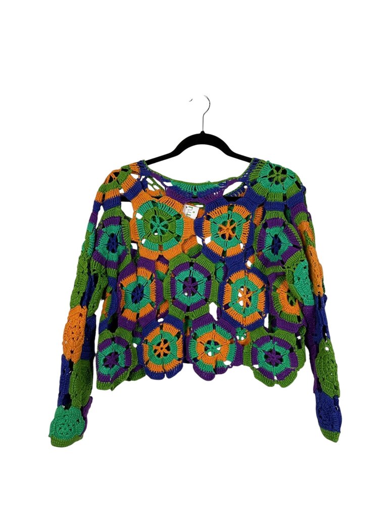 ONE STEP UP FLORAL CROCHET CROP TOP