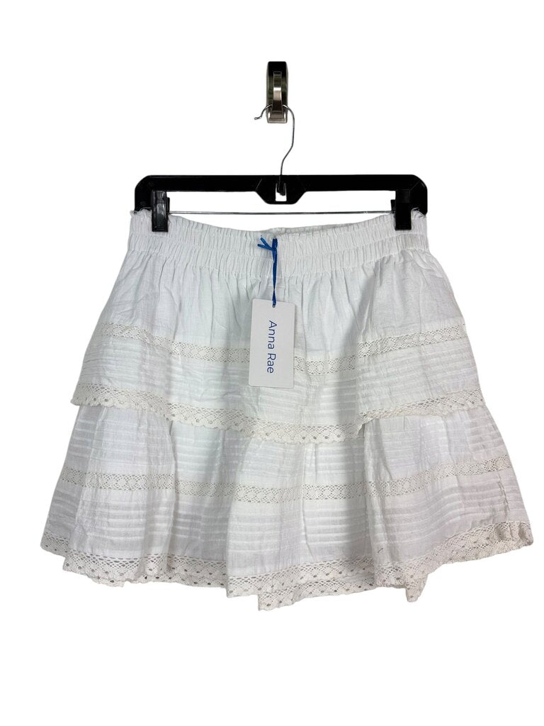 ANNA RAE LACE MINI SKIRT