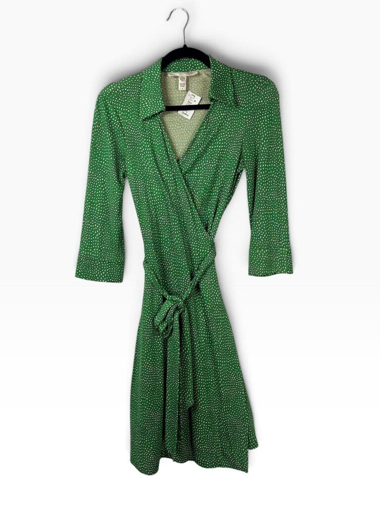 DIANE VON FURSTENBURG MINI HEART PRINT WRAP DRESS