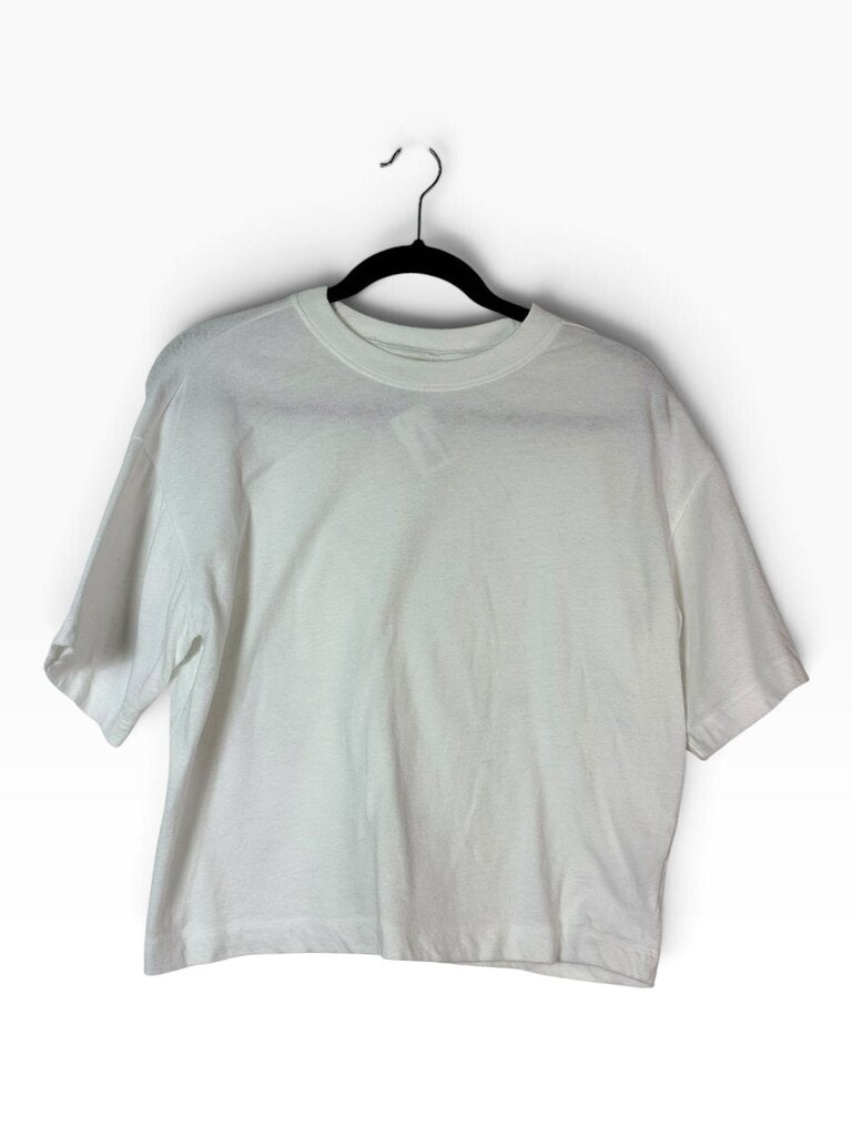 UNIVERSAL THREAD OVERSIZED TEE SHIRT