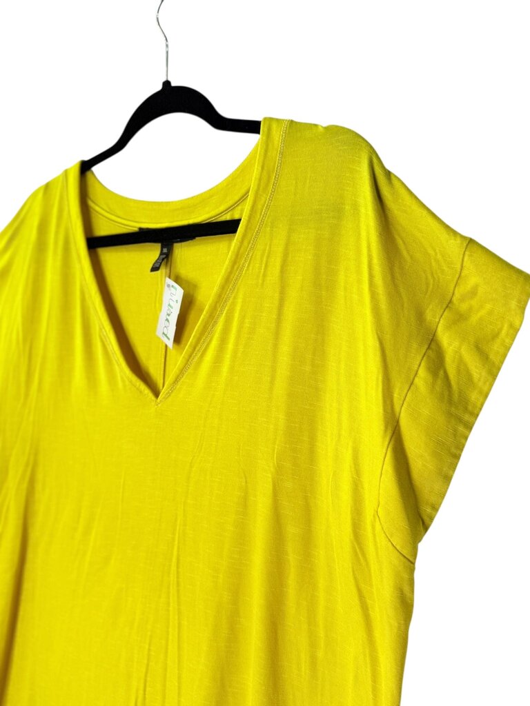 WHITE HOUSE BLACK MARKET V NECK TEE SHIRT