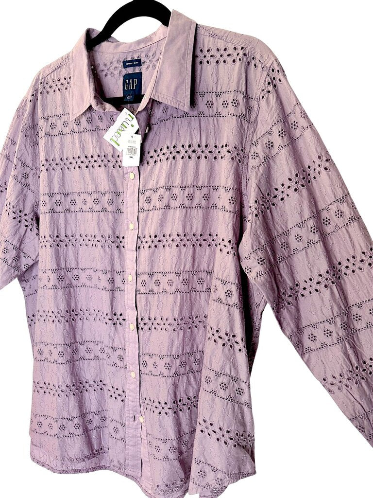 GAP EYELET BUTTON DOWN