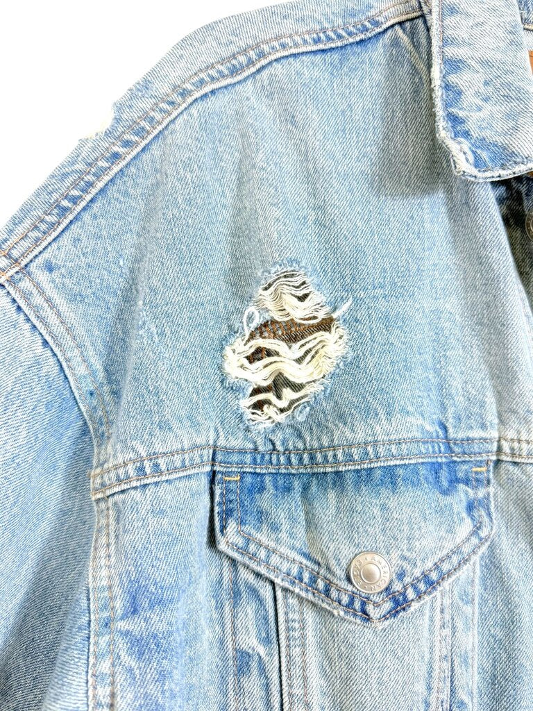 AMERICAN EAGLE DISTRESSED DENIM JACKET