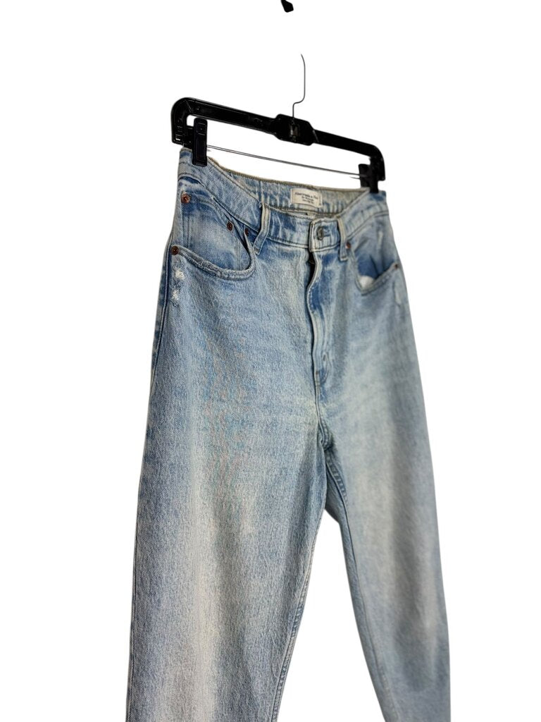 A&F HIGH RISE 90'S STRAIGHT JEAN