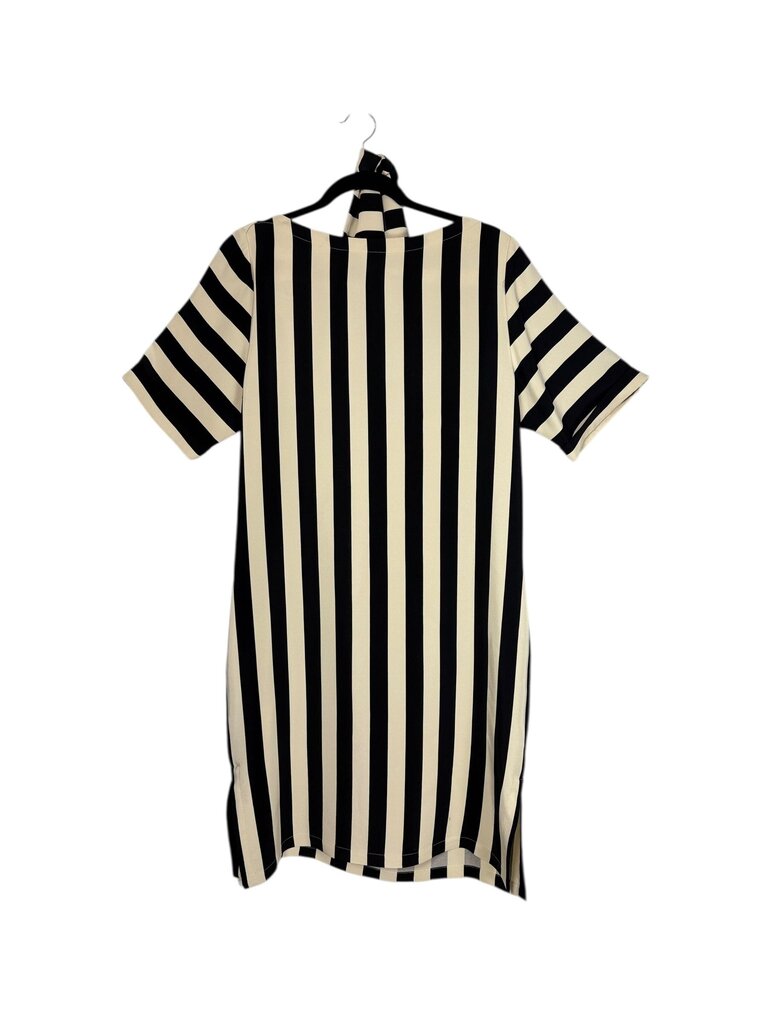 BCBGMAXAZRIA STRIPE SHIFT WITH BELT