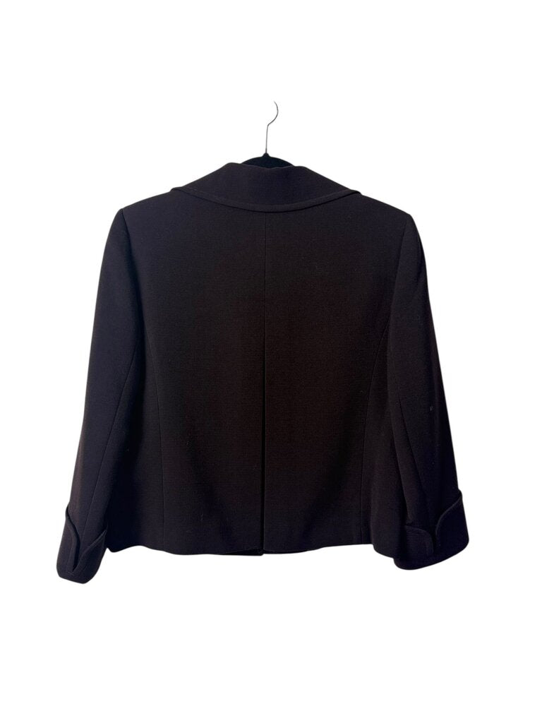 TAHARI CROPPED BUTTON JACKET