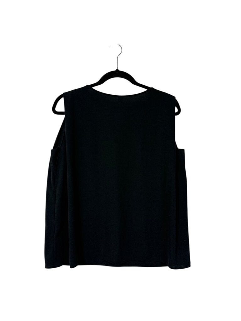 UNIQLO SLEEVELESS TOP