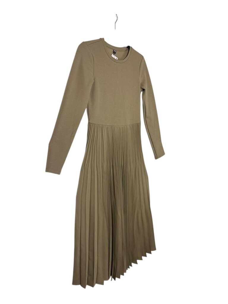 UNIQLO PLEATED COMBINATION DRESS