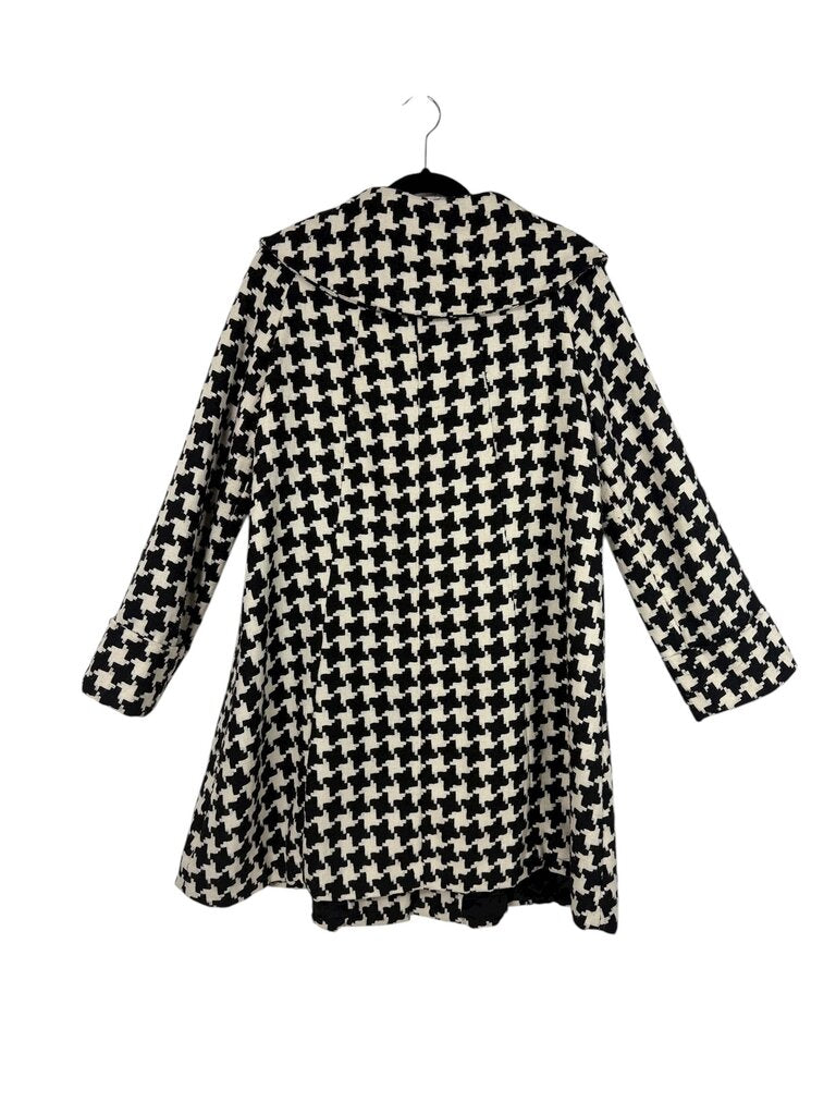 NEWPORT NEWS HOUNDSTOOTH COAT