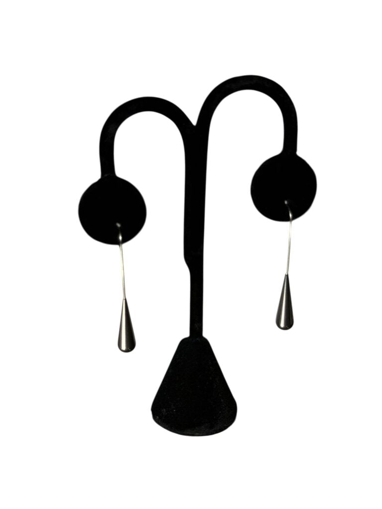 TEARDROP EARRING
