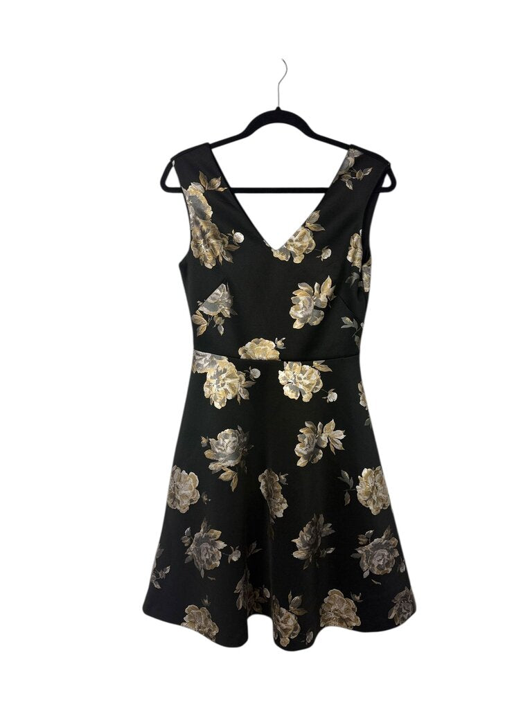 WHITE HOUSE BLACK MARKET FLORAL DRESS