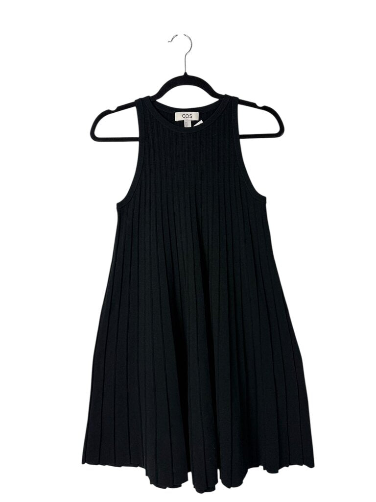 COS SLEEVELESS PLEATED DRESS