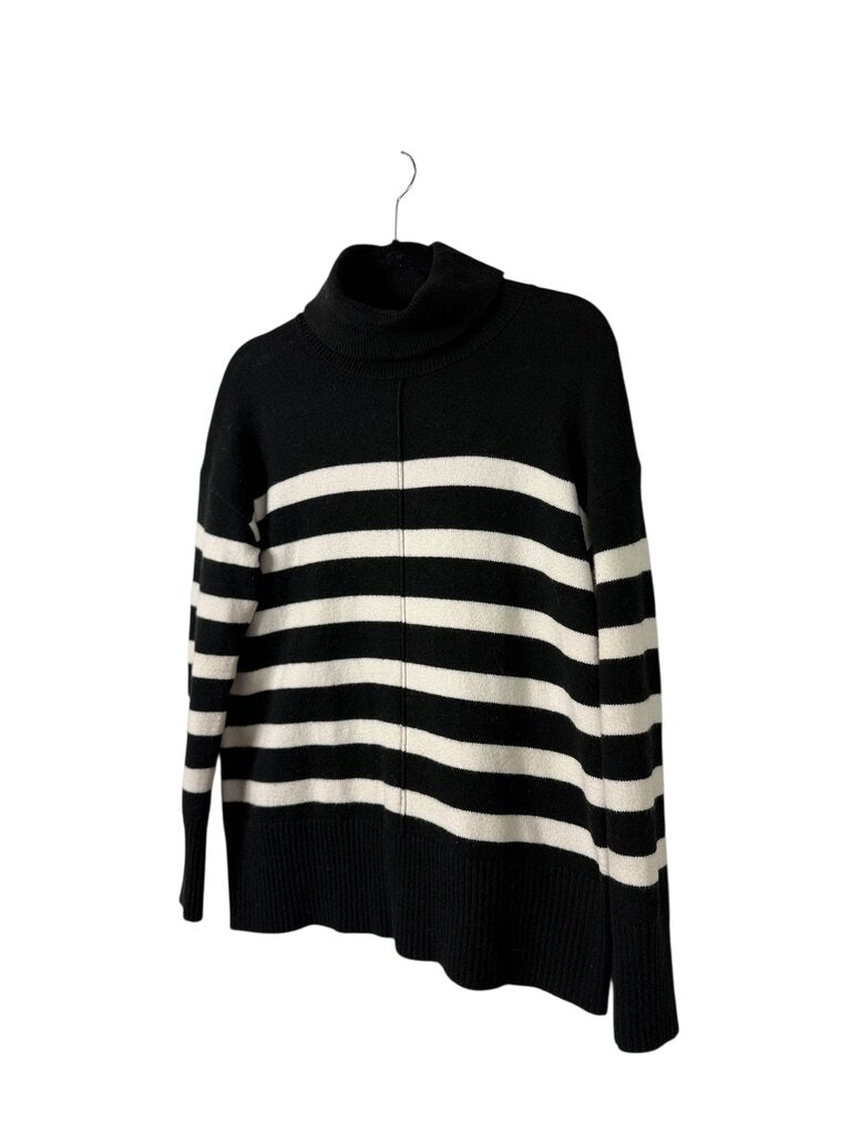 BANANA REPUBLIC STRIPED TURTLENECK SWEATER