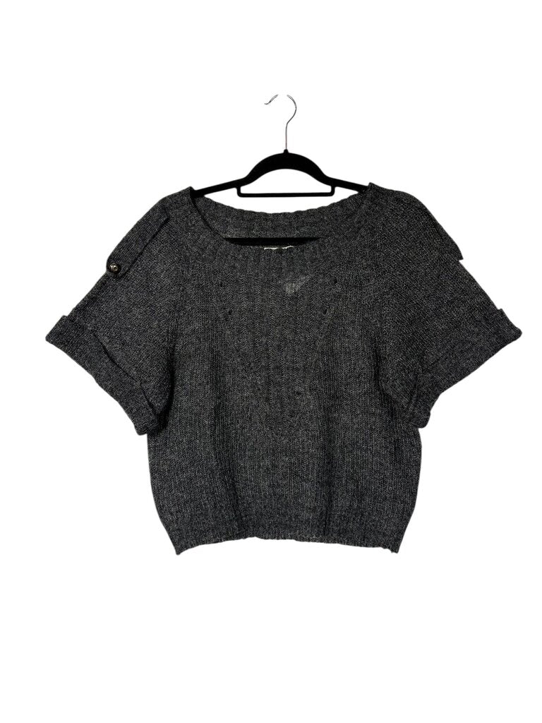 HINGE SHORT SLEEVE KNIT SWEATER