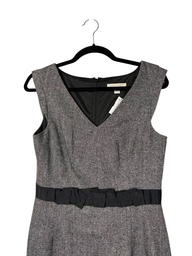 BANANA REPUBLIC LINED SHEATH DRESS