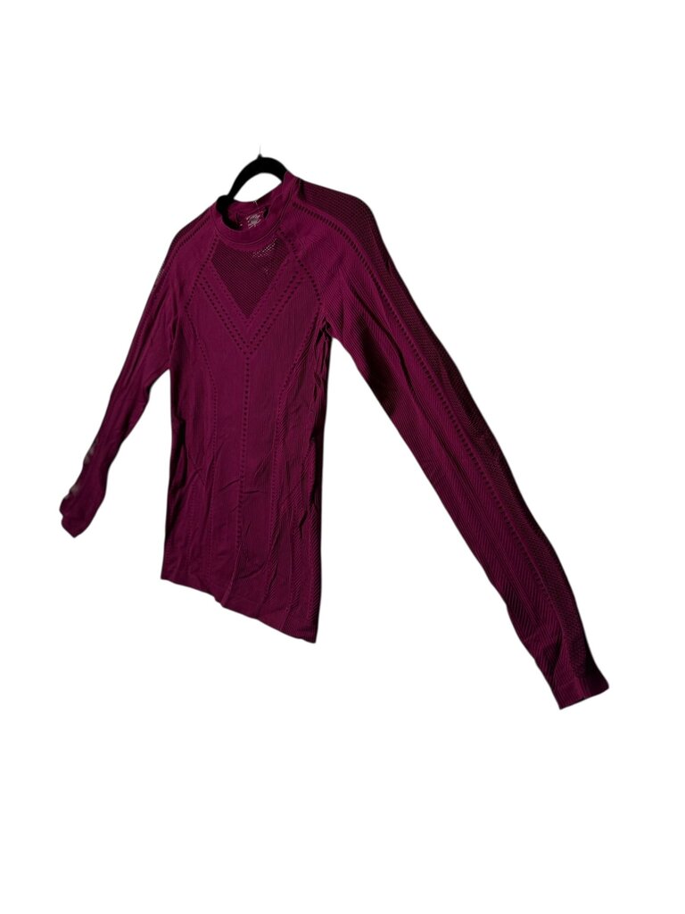 ATHLETA PREFORATED FITTED TOP