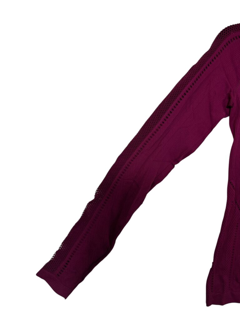 ATHLETA PREFORATED FITTED TOP