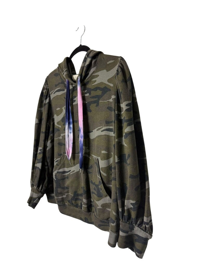 T. LA CAMO HOODIE