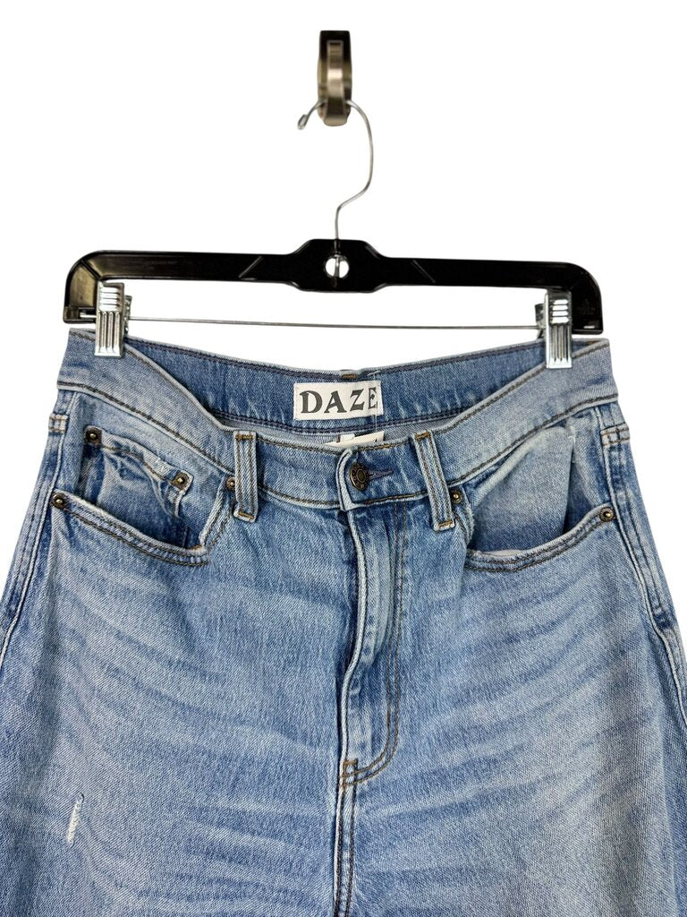 DAZE FLARE LIGHTLY DISTRESSED JEANS