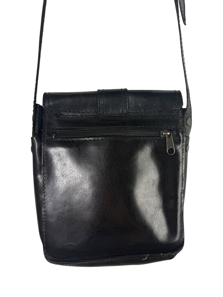 LEATHER PUSHLOCK CROSSBODY BAG