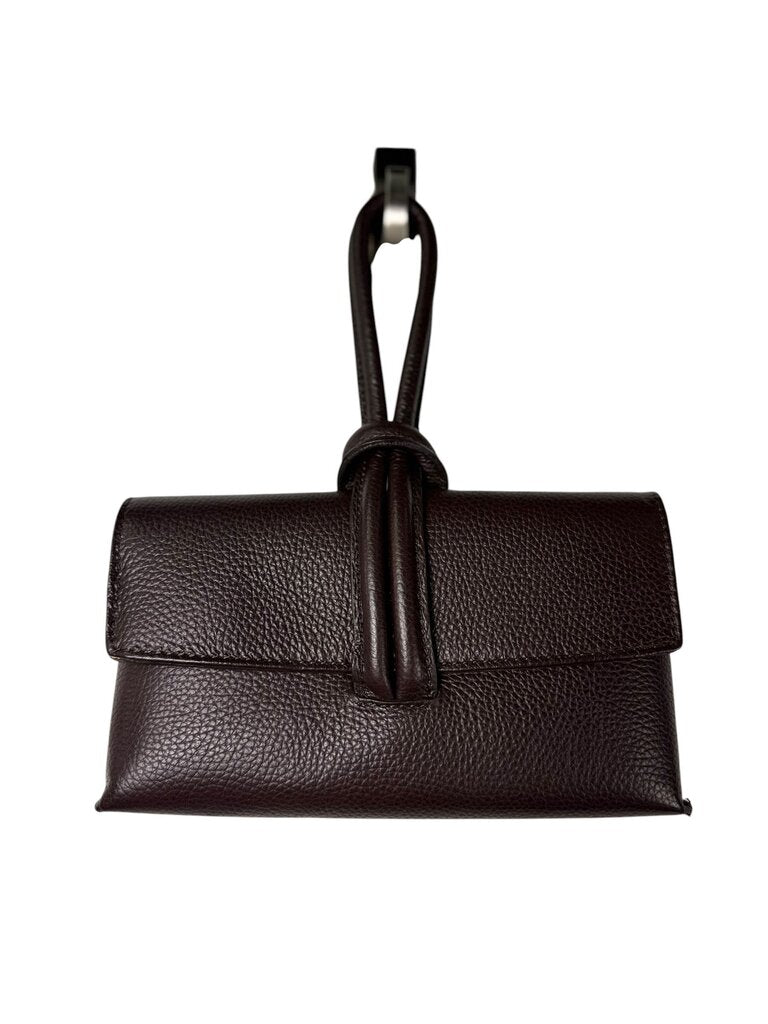 KNOT CLOSURE LEATHER WRISTLET