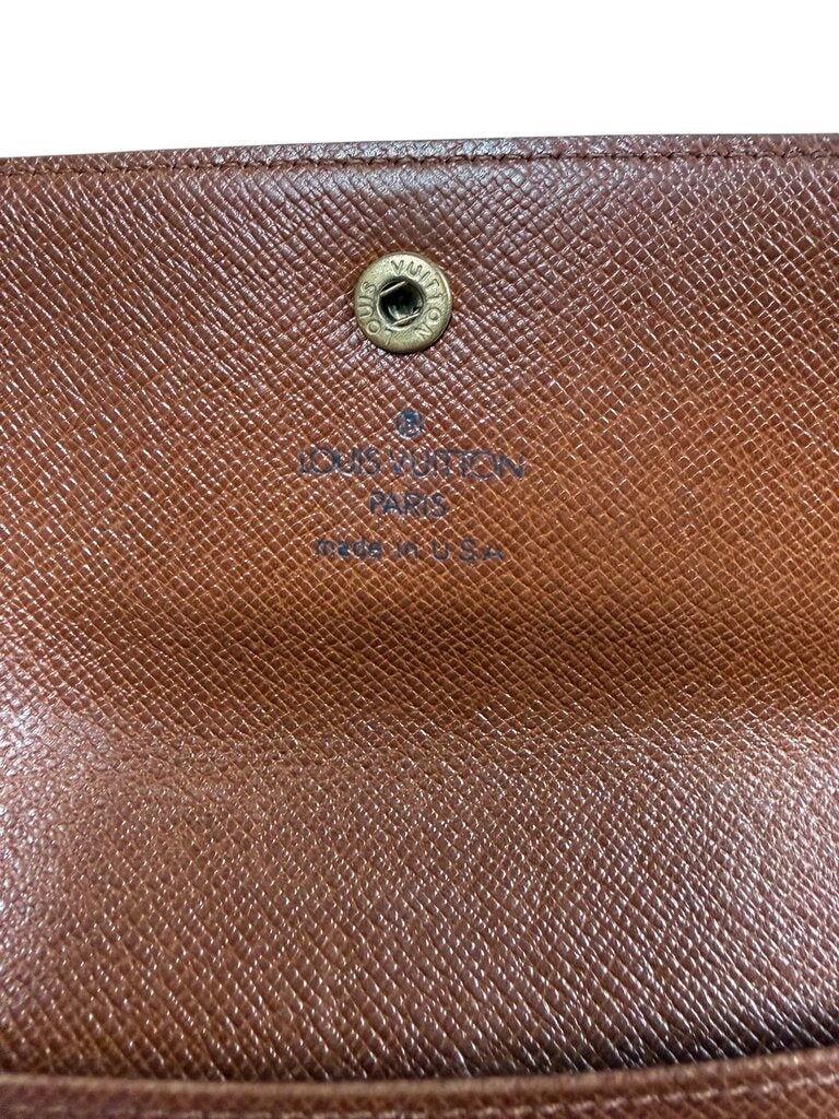 LOUIS VUITTON LEATHER MONOGRAM SARAH CLASSIC FLAP WALLET