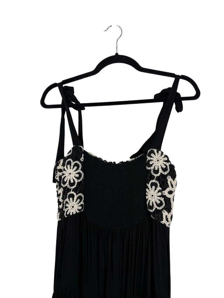 EE:SOME CROCHET FLORAL JUMPSUIT