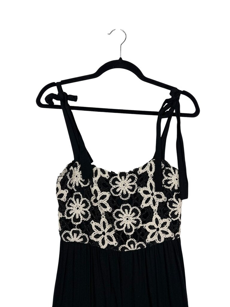 EE:SOME CROCHET FLORAL JUMPSUIT