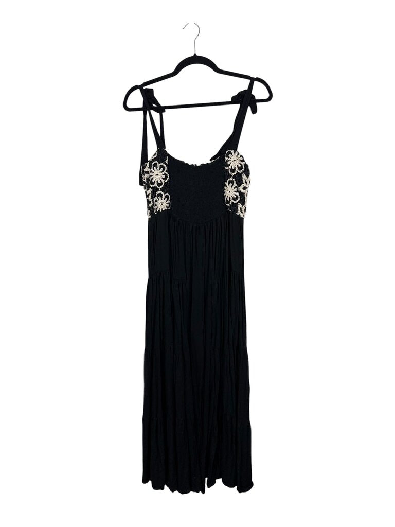 EE:SOME CROCHET FLORAL JUMPSUIT