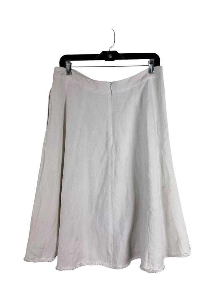 CONTEXT BUTTON FRONT MIDI SKIRT