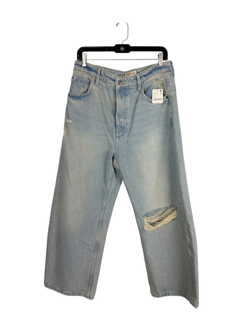 WE THE FREE DISTRESSED JEANS