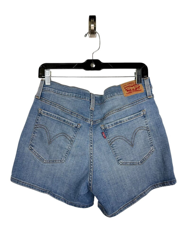 LEVIS STRAUS MID LENGTH DENIM SHORTS
