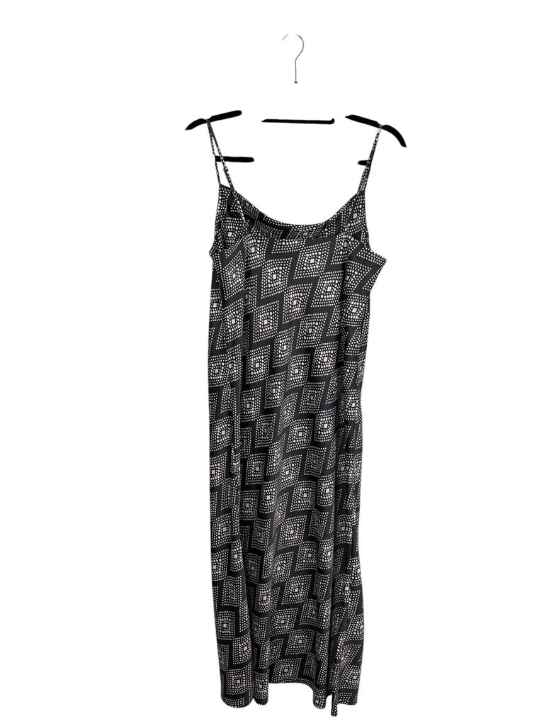 BANANA REPUBLIC GEO PATTERN SLIP DRESS