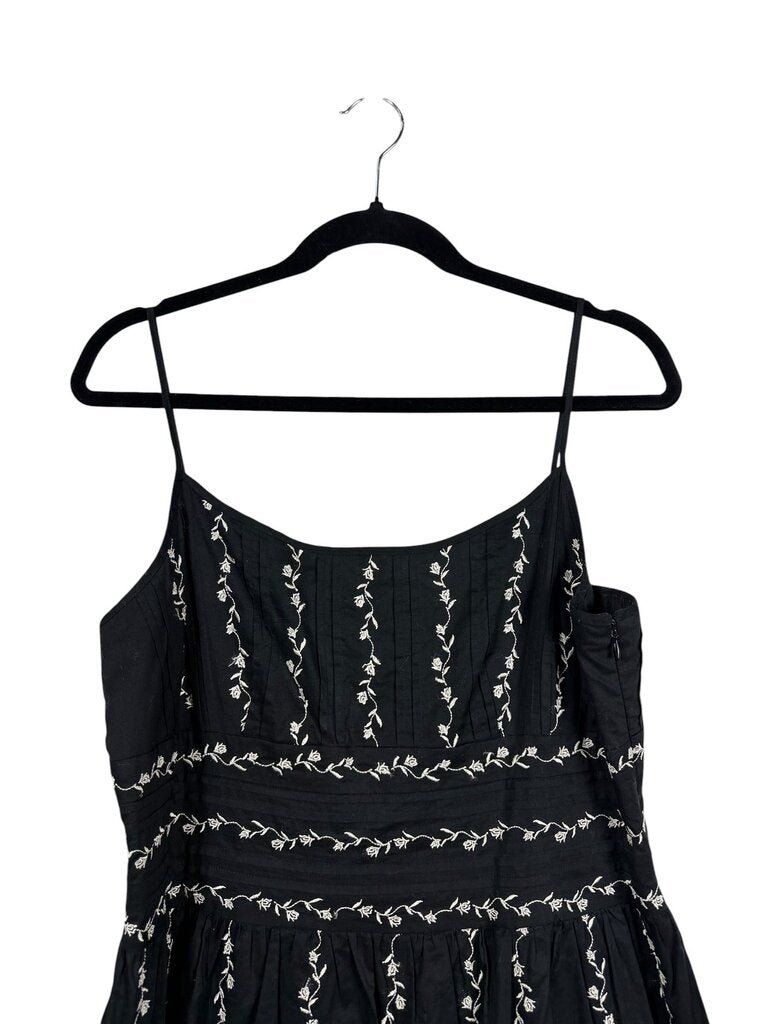 ANN TAYLOR EMBROIDERED FLORAL DRESS