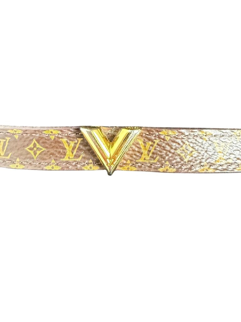 AUTHENTIC LOUIS VUITTON ESSENTIAL V LEATHER BRACELET