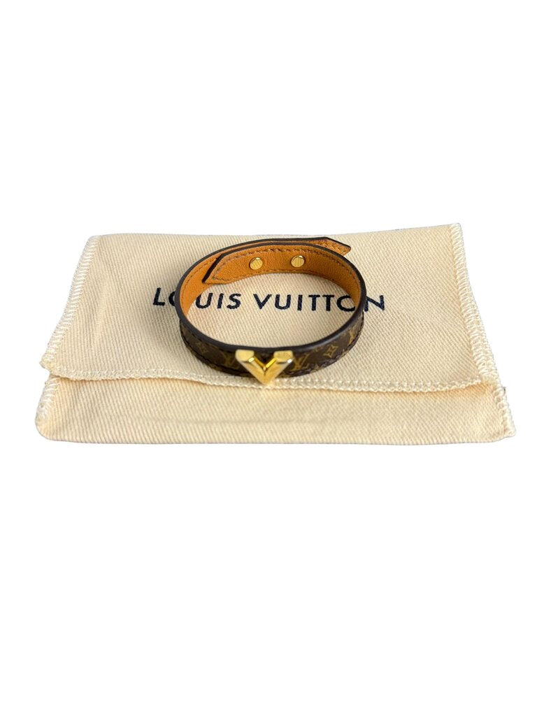 AUTHENTIC LOUIS VUITTON ESSENTIAL V LEATHER BRACELET