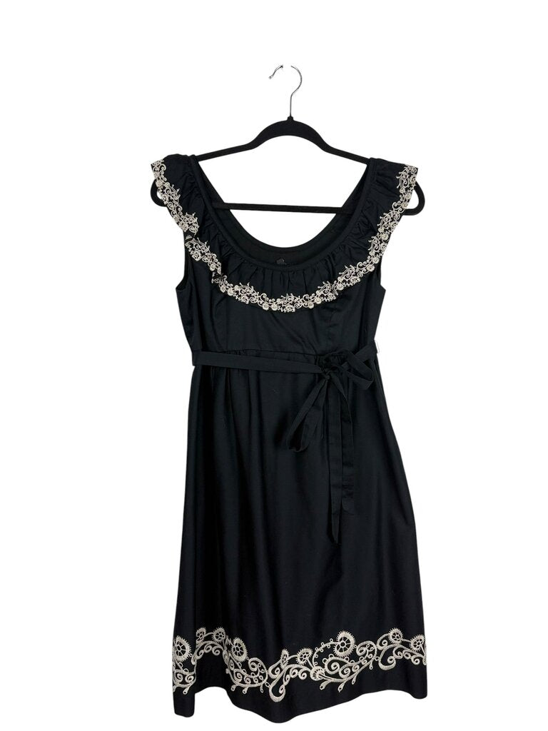 BETSEY JOHNSON EMBROIDERED BABYDOLL DRESS