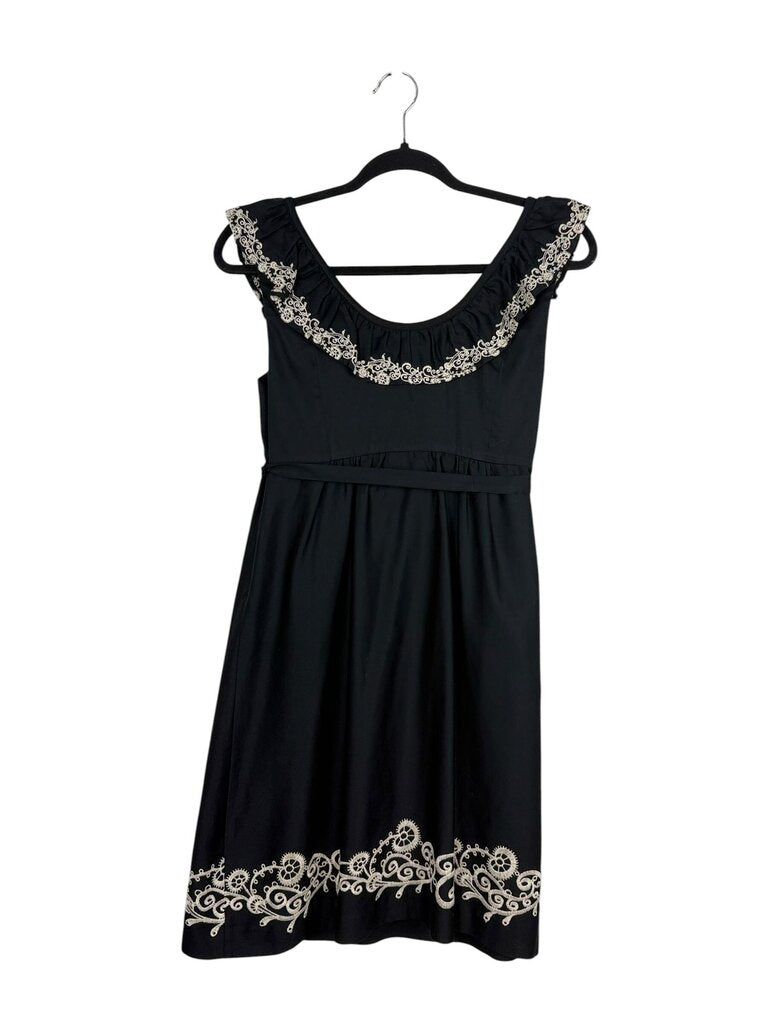 BETSEY JOHNSON EMBROIDERED BABYDOLL DRESS