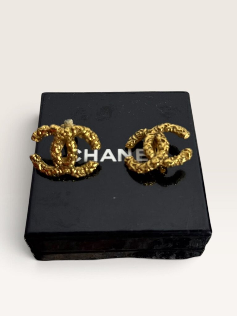 CHANEL 1993 LAVA GOLD CLIP ON EARRINGS