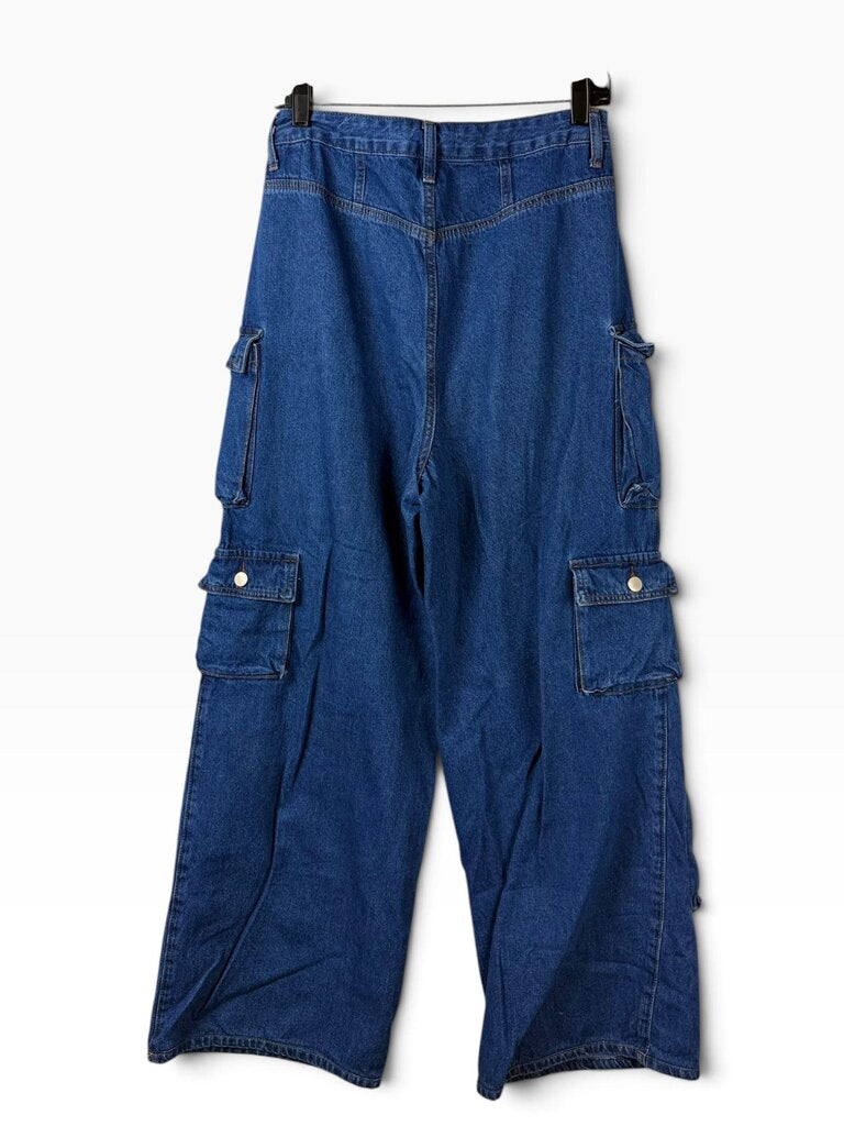 FASHION NOVA HIGH RISE CARGO JEANS
