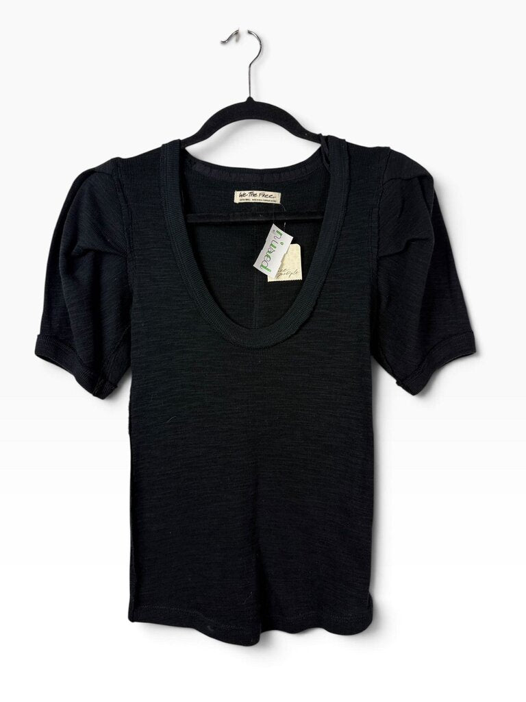WE THE FREE PUFF SLEEVE TOP