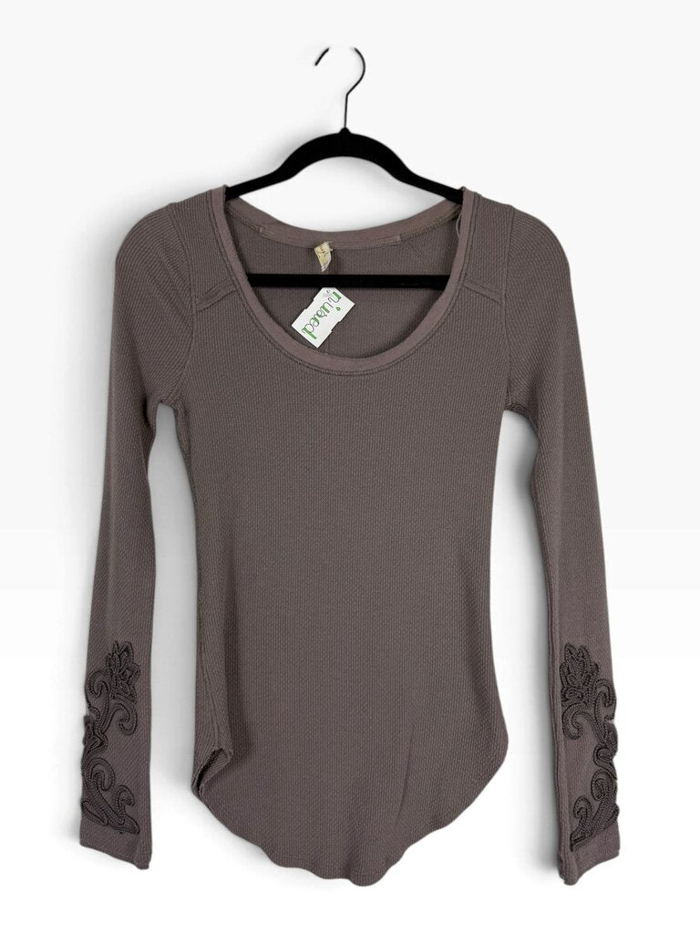 FREE PEOPLE EMBROIDERED SLEEVE TOP