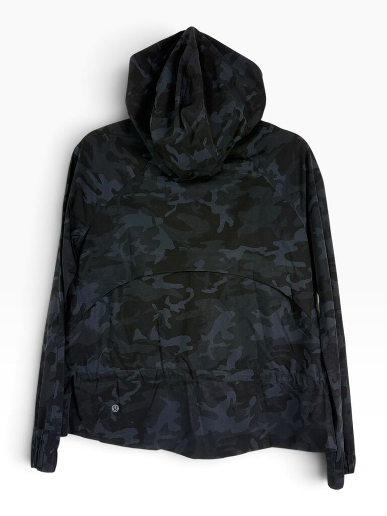 LULULEMON CAMOFLAUGE PRINT WINDBREAKER